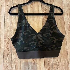 Fabletics Gray Green Camo Sports Bra Size XL adjustable straps padded
